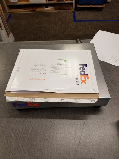 Print Shop «FedEx Office Print & Ship Center», reviews and photos, 281 W Townline Rd #100a, Vernon Hills, IL 60061, USA