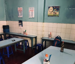 Warung Makan Sop Empal Bu Wignyo photo