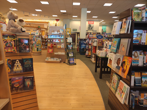 Book Store «Barnes & Noble», reviews and photos, 1245 NY-300, Newburgh, NY 12550, USA