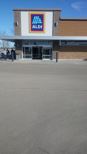 Supermarket «ALDI», reviews and photos, 90 S Western Ave, Carpentersville, IL 60110, USA