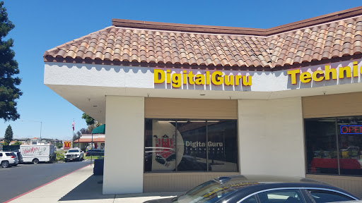 Book Store «DigitalGuru Technical Bookshop», reviews and photos, 546 Lawrence Expy, Sunnyvale, CA 94085, USA