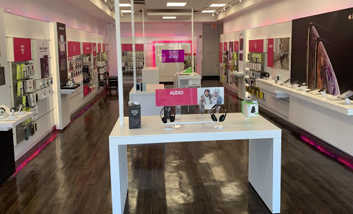 Cell Phone Store «T-Mobile», reviews and photos, 80 Boston Turnpike, Shrewsbury, MA 01545, USA