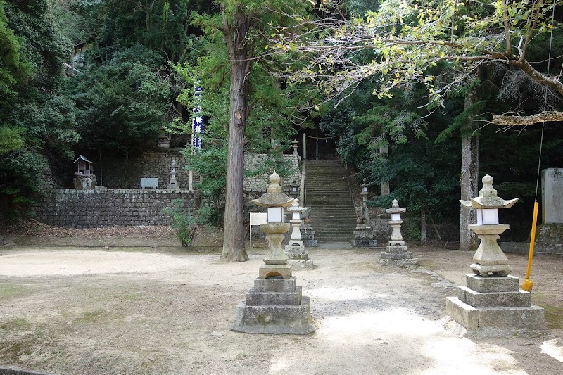 岩山神社