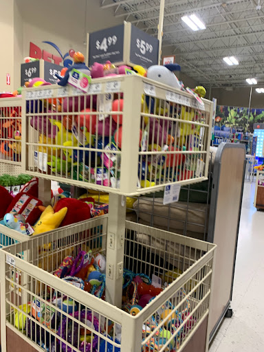Pet Supply Store «PetSmart», reviews and photos, 45050 Northpointe Blvd, Utica, MI 48315, USA