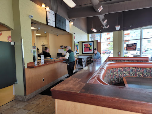 Pizza Restaurant «Round Table Pizza», reviews and photos, 16108 Ash Way, Lynnwood, WA 98087, USA