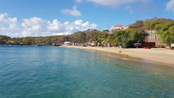 Saline beach'in fotoğrafı geniş bir kıyı şeridi ile birlikte
