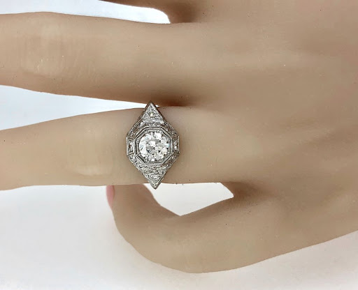 Jewelry Store «Gesner Estate Jewelry», reviews and photos, 1600 W Bay Dr, Largo, FL 33770, USA