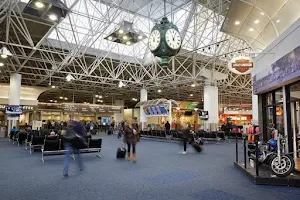 Milwaukee Mitchell International Airport image