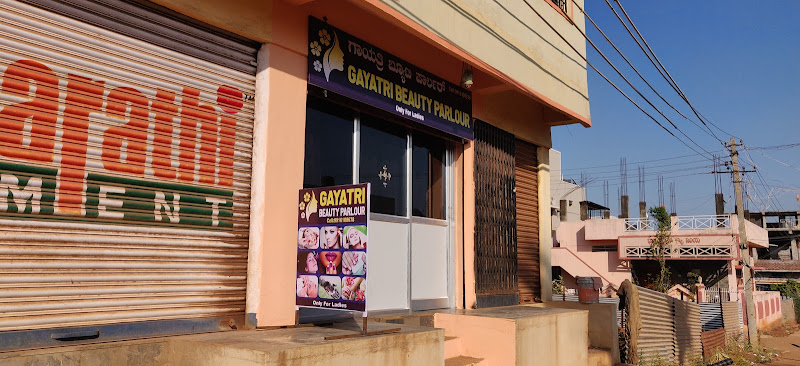 Gayathri Beauty Parlour Basavakalyan