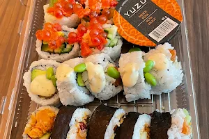 Yuzu sushi image