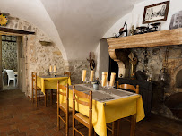 Atmosphère du Restaurant Auberge de Lagernate à Saint-Just-d'Ardèche - n°2