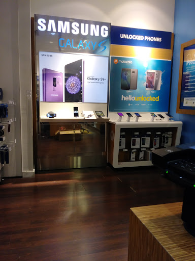 Cell Phone Store «Best Buy Mobile», reviews and photos, 3001 Old White Bear Ave N #2026a, St Paul, MN 55109, USA