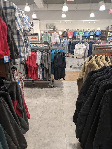 Sportswear Store «Columbia Sportswear Outlet Store», reviews and photos, 447 Great Mall Dr, Milpitas, CA 95035, USA