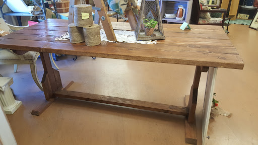 Furniture Store «3 Vintage Chicks», reviews and photos, 13012 N Cave Creek Rd, Phoenix, AZ 85022, USA