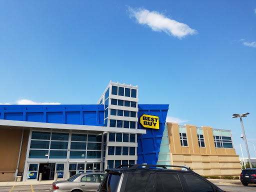 Electronics Store «Best Buy», reviews and photos, 2401 N Mayfair Rd, Wauwatosa, WI 53226, USA