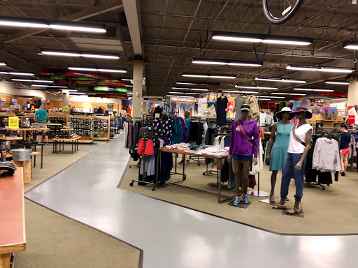 Camping Store «REI», reviews and photos, 200 Ridge Pike #115, Conshohocken, PA 19428, USA