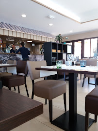 Atmosphère du Restaurant français Restaurant L'Eyra, bar à tapas et cocktails à Mios - n°19