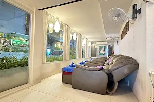 Thai Massage Home image