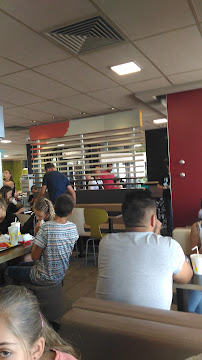 Atmosphère du Restauration rapide McDonald's à Fleury-les-Aubrais - n°13