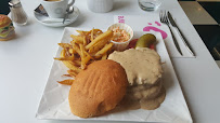 Plats et boissons du Restaurant de hamburgers Le Sixties Café à Marcoussis - n°9