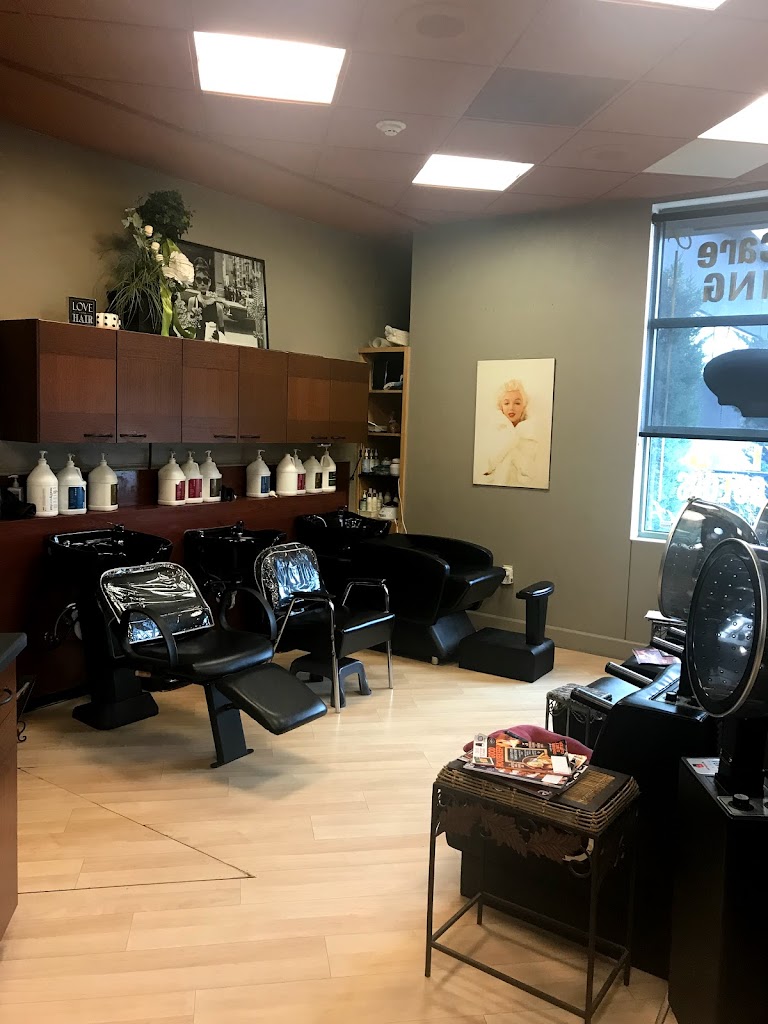 Salon D Vine 98055