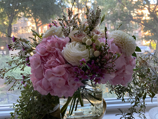 Florist «Anna Held Floral Studio», reviews and photos, 5557 N Sheridan Rd, Chicago, IL 60640, USA