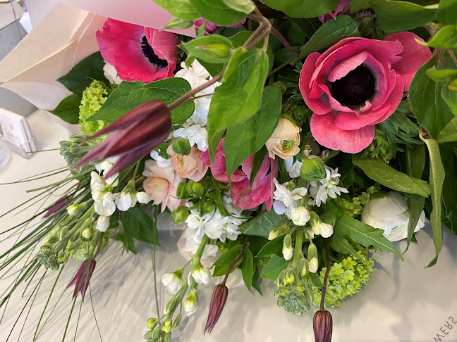 Reviews of Selena's Contemporary Flowers in Derby - Florist