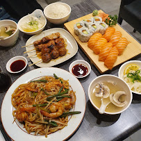 Plats et boissons du Restaurant de sushis Sushi bar à Paris - n°1