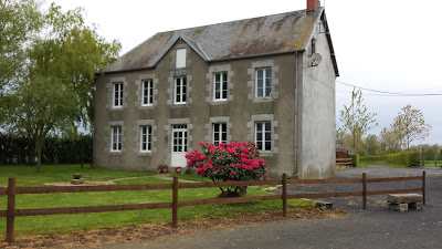 Earl Village Au Franc à Notre-Dame-de-Cenilly