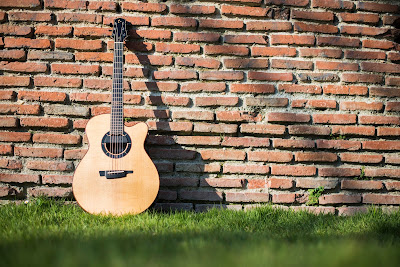 Atelier de réparation (lutherie) d'instruments à cordes Justin St-Pierre à Salvagnac