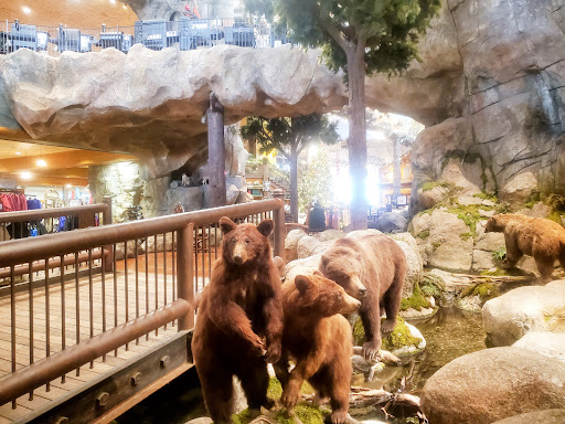Sporting Goods Store «Bass Pro Shops», reviews and photos, 7777 Victoria Gardens Ln, Rancho Cucamonga, CA 91739, USA