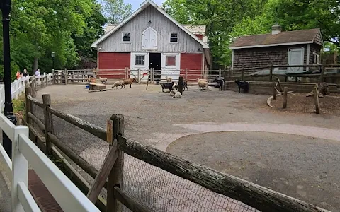 Staten Island Zoo Parking Lot image