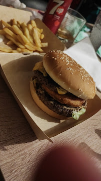 Plats et boissons du Restaurant halal Boom Burger à Beauvoisin - n°3