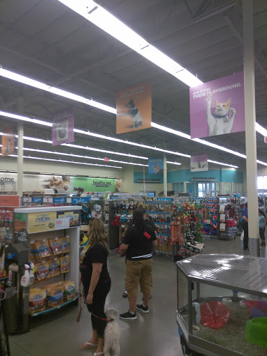 Pet Supply Store «Petco Animal Supplies», reviews and photos, 4663 Firestone Blvd, South Gate, CA 90280, USA