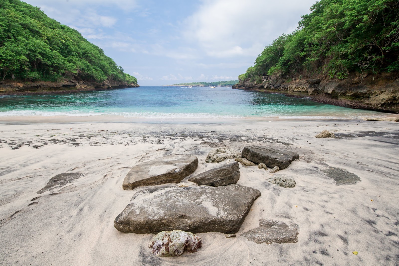 Φωτογραφία του Pandan Beach με μικρός κόλπος