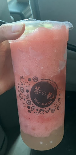 Strawberry slush with mango boba