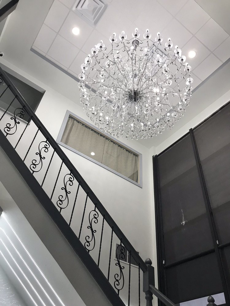 Crowned Beauty Hair Studio 75116