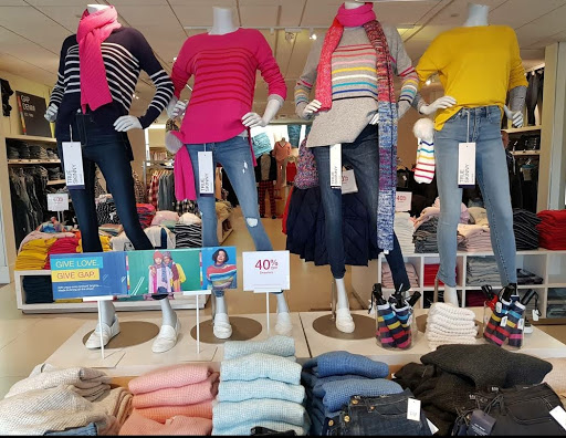 Clothing Store «Gap», reviews and photos, 3501 Long Beach Rd, Oceanside, NY 11572, USA