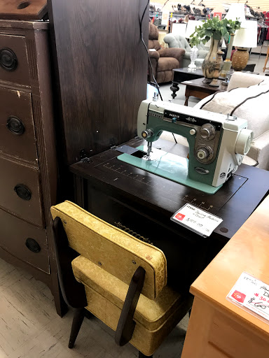 Thrift Store «Metrocrest Resale», reviews and photos, 2661 Midway Rd #207, Carrollton, TX 75006, USA