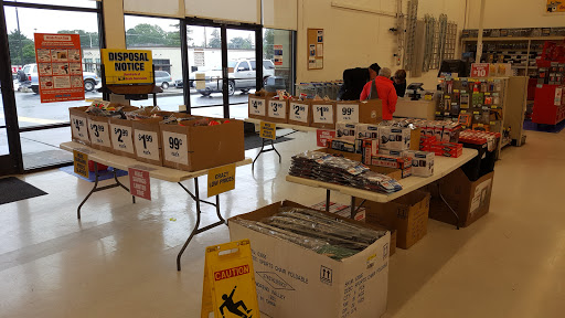 Hardware Store «Harbor Freight Tools», reviews and photos, 15800 SE McLoughlin Blvd, Milwaukie, OR 97267, USA