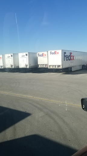 Mailing Service «FedEx Ground», reviews and photos, 12501 NE 40th St, Kansas City, MO 64161, USA