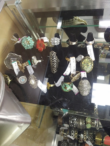 Thrift Store «Goodwill», reviews and photos, 390 Plaza Dr, Folsom, CA 95630, USA