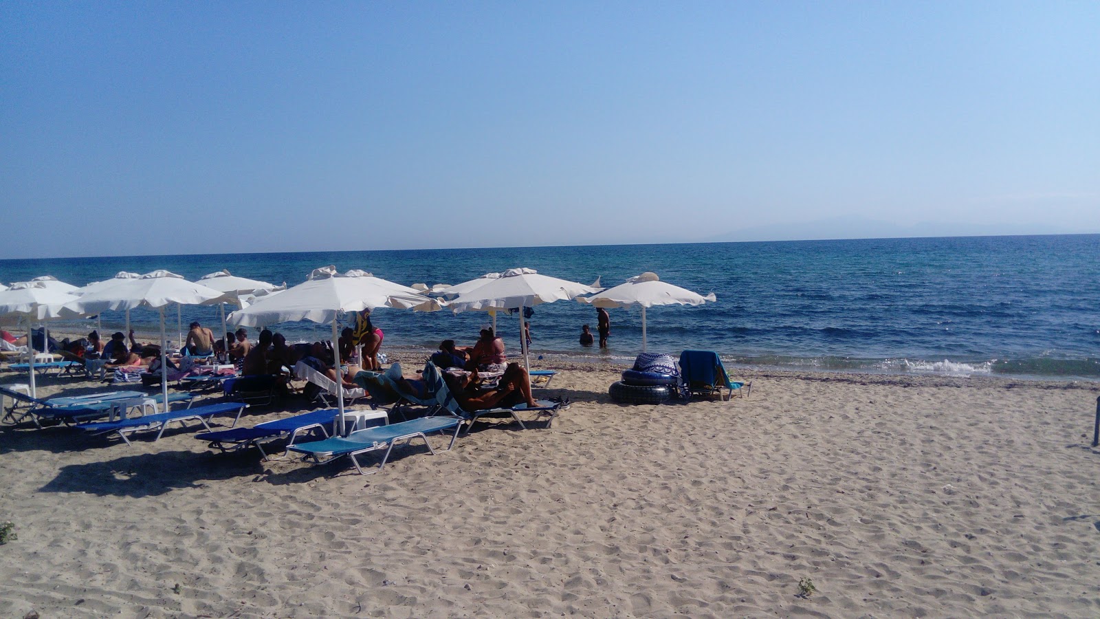 Foto von Aigeas beach mit sehr sauber Sauberkeitsgrad
