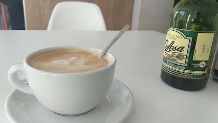 LAMA CAFé BAR