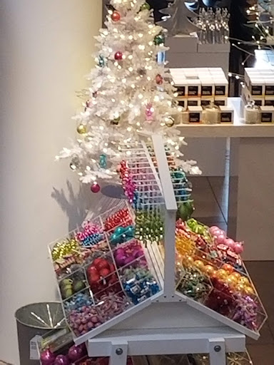 Shopping Mall «Bridgeport Village», reviews and photos, 7455 SW Bridgeport Rd, Tigard, OR 97224, USA