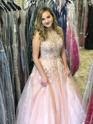 Bridal Shop «J & B Bridals & Formals», reviews and photos, 136 S Main St, Chambersburg, PA 17201, USA