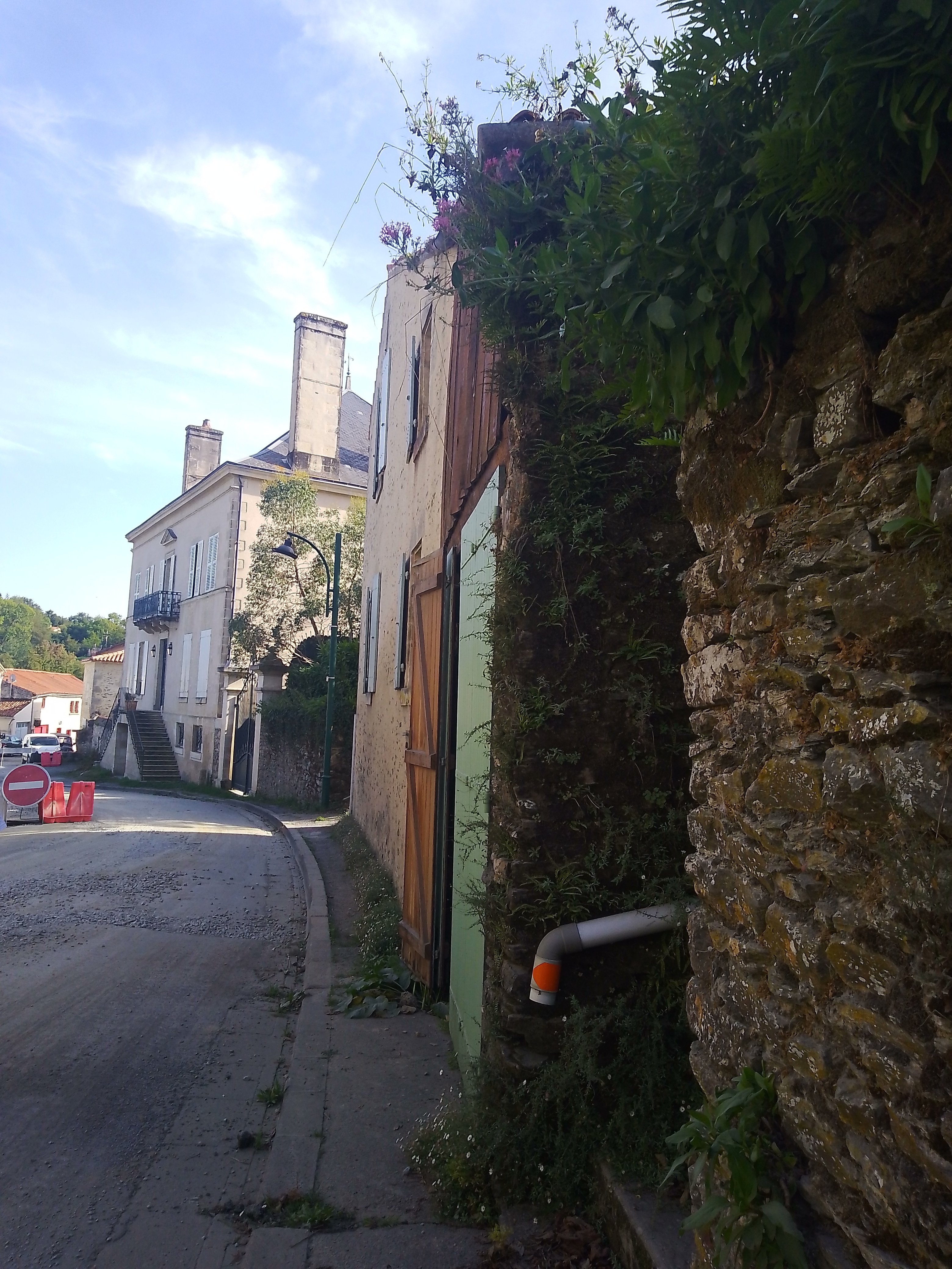 Photo n° 34 de l'avis de SANTOS.E fait le 12/10/2023 à 02:42