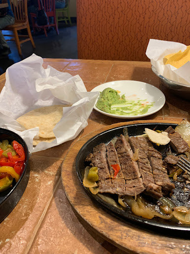 Mexican Restaurant «On The Border Mexican Grill & Cantina», reviews and photos, 4301 S Broadway Ave, Tyler, TX 75703, USA