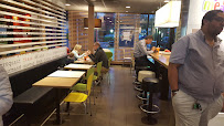 Atmosphère du Restauration rapide McDonald's à Guyancourt - n°11