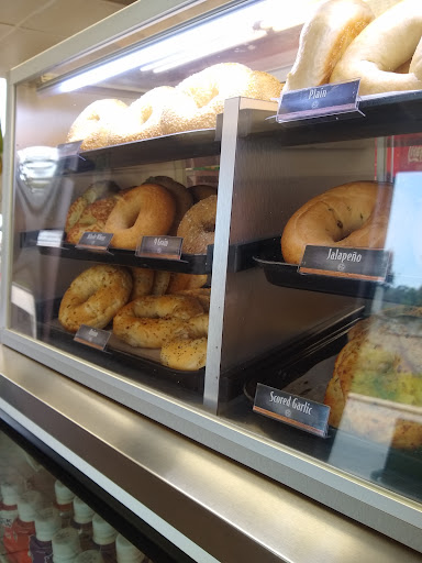 Bagel Shop «Yum Yum Donuts», reviews and photos, 8704 Foothill Blvd, Sunland-Tujunga, CA 91040, USA